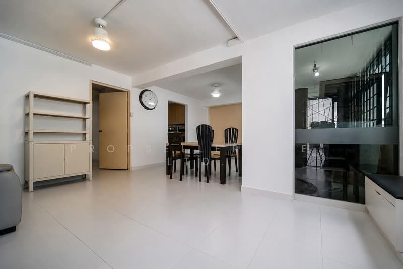 412 Tampines Street 41, 412 Tampines Street 41, 3 Bedrooms, 1,485 sqft, HDB Flat For Sale, by Khai Yuen Hong, 500164491 - Living Room - PropertyGuru.com.sg