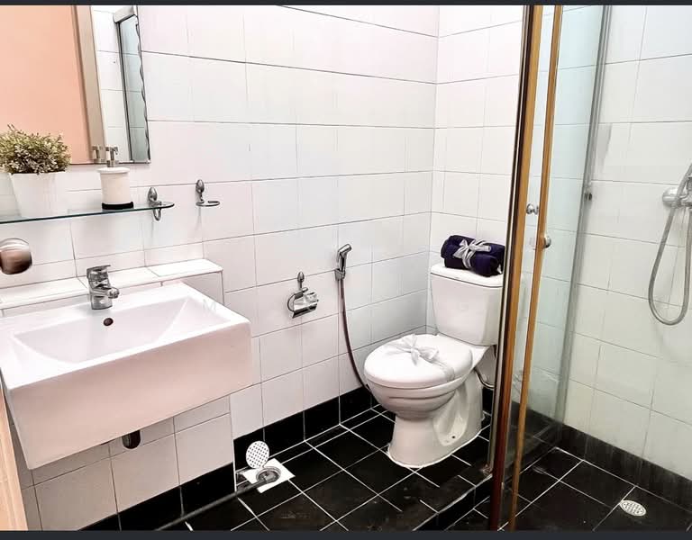Townerville, McNair Road, 3 Bedrooms, 2,424 sqft, Conservation House For Rent, by Maggie Ng, 500164492 - Bathroom - PropertyGuru.com.sg