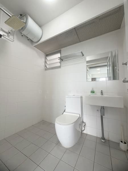 429B Yishun Avenue 11, 429B Yishun Avenue 11, 3 Bedrooms, 990 sqft, HDB Flat For Sale, by Desiree Leung, 500164510 - Master Bathroom - PropertyGuru.com.sg