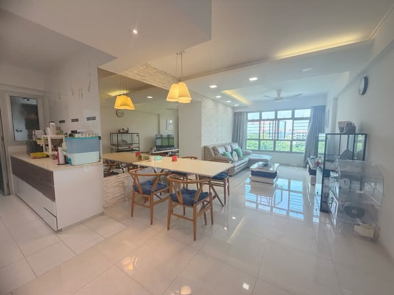429B Yishun Avenue 11, 429B Yishun Avenue 11, 3 Bedrooms, 990 sqft, HDB Flat For Sale, by Desiree Leung, 500164510 - Living Room - PropertyGuru.com.sg
