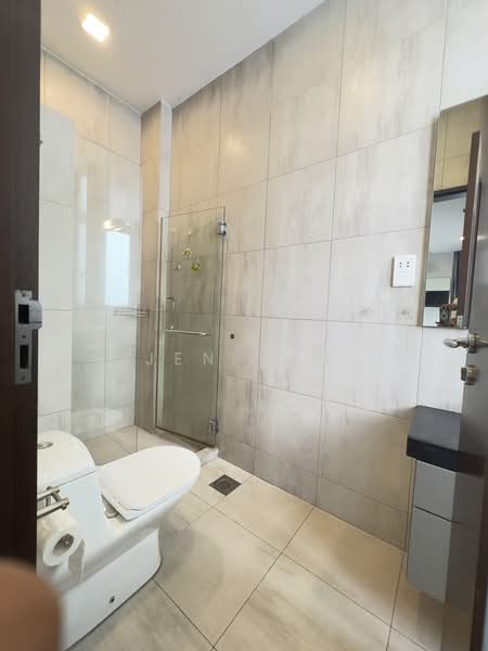 Landed at Bedok Road, , 5 Bedrooms, 4,000 sqft, Corner Terrace For Rent, by Jen Tan, 500164539 - Bathroom - PropertyGuru.com.sg
