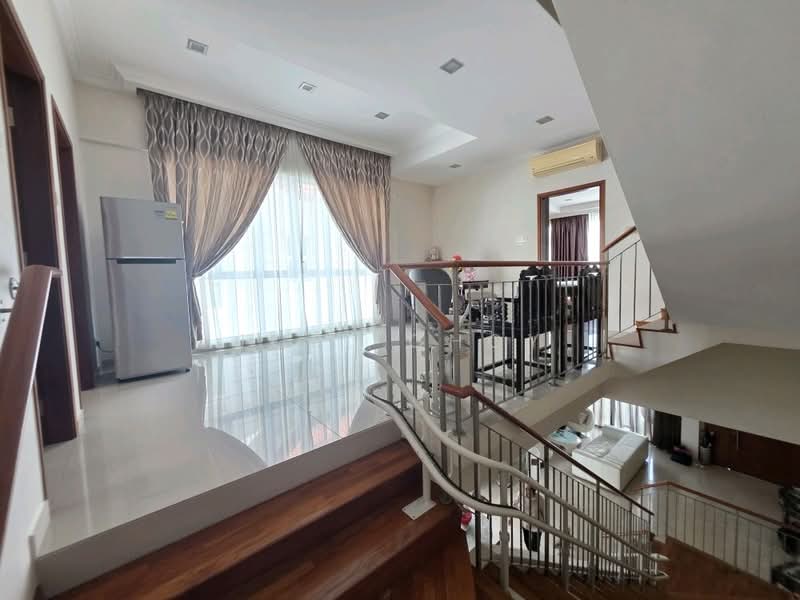2.5 LEVEL SEMI-D AT TAVISTOCK AVENUE! MRT! BUILT 2010! GOOD VALUE!, Tavistock Avenue, 5 Bedrooms, 3,500 sqft, Semi-Detached House For Sale, by Joel Choy, 500164540 - PropertyGuru.com.sg
