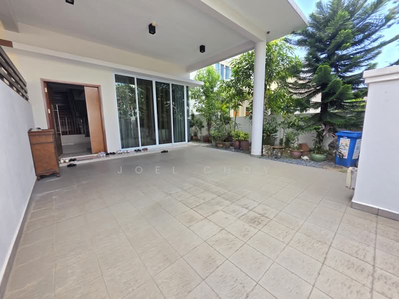 2.5 LEVEL SEMI-D AT TAVISTOCK AVENUE! MRT! BUILT 2010! GOOD VALUE!, Tavistock Avenue, 5 Bedrooms, 3,500 sqft, Semi-Detached House For Sale, by Joel Choy, 500164540 - Exterior - PropertyGuru.com.sg