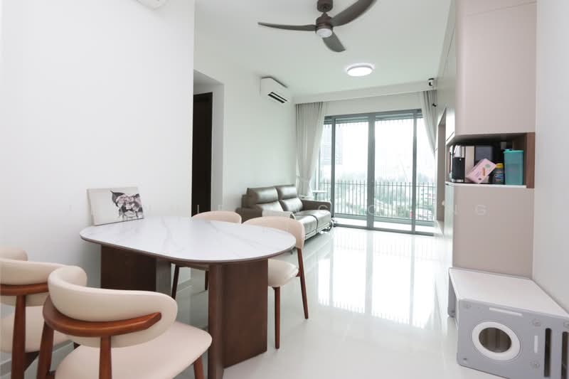 Hundred Trees, 95 West Coast Drive, 2 Bedrooms, 786 sqft, Condominium For Sale, by Jeannie Ang Cheng Li, 500164541 - Living Room - PropertyGuru.com.sg