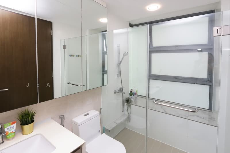 Hundred Trees, 95 West Coast Drive, 2 Bedrooms, 786 sqft, Condominium For Sale, by Jeannie Ang Cheng Li, 500164541 - Bathroom - PropertyGuru.com.sg