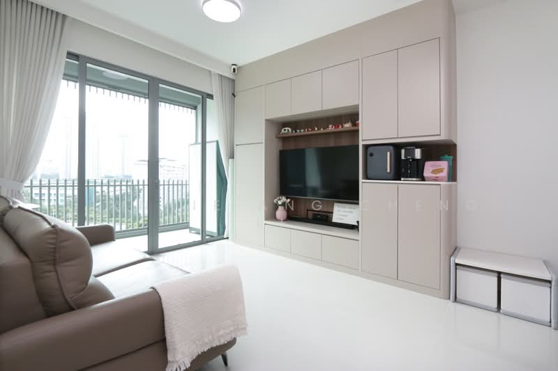 Hundred Trees, 95 West Coast Drive, 2 Bedrooms, 786 sqft, Condominium For Sale, by Jeannie Ang Cheng Li, 500164541 - Living Room - PropertyGuru.com.sg