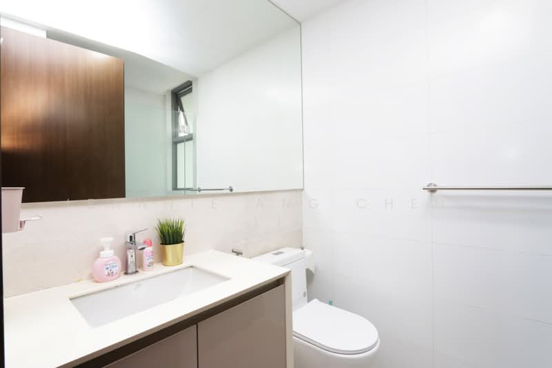 Hundred Trees, 95 West Coast Drive, 2 Bedrooms, 786 sqft, Condominium For Sale, by Jeannie Ang Cheng Li, 500164541 - Bathroom - PropertyGuru.com.sg