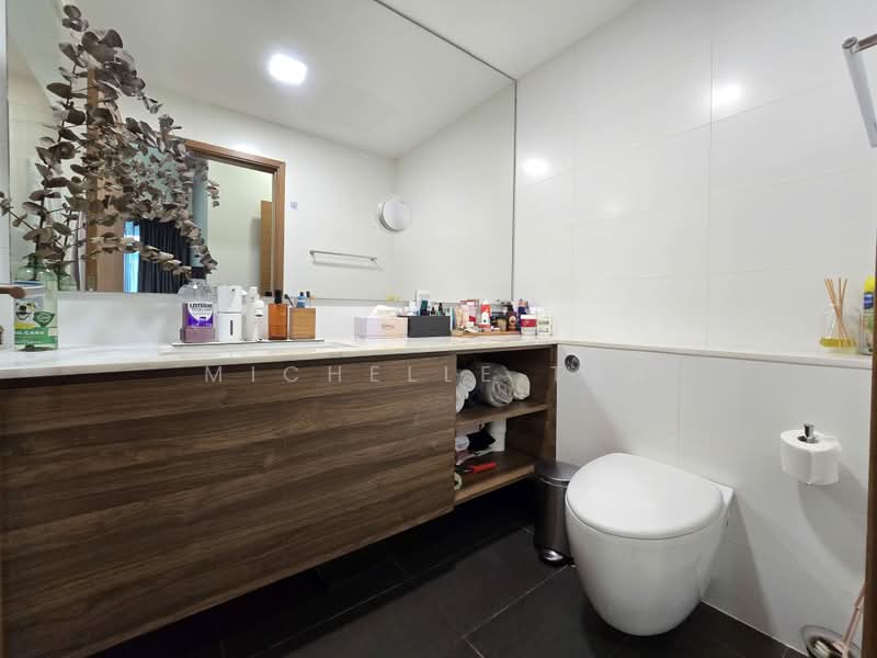 Double Bay Residences, 19B Simei Street 4, 3 Bedrooms, 1,981 sqft, Condominium For Sale, by Michelle Tan, 500164549 - Bathroom - PropertyGuru.com.sg