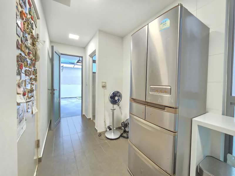 Double Bay Residences, 19B Simei Street 4, 3 Bedrooms, 1,981 sqft, Condominium For Sale, by Michelle Tan, 500164549 - Corridor - PropertyGuru.com.sg