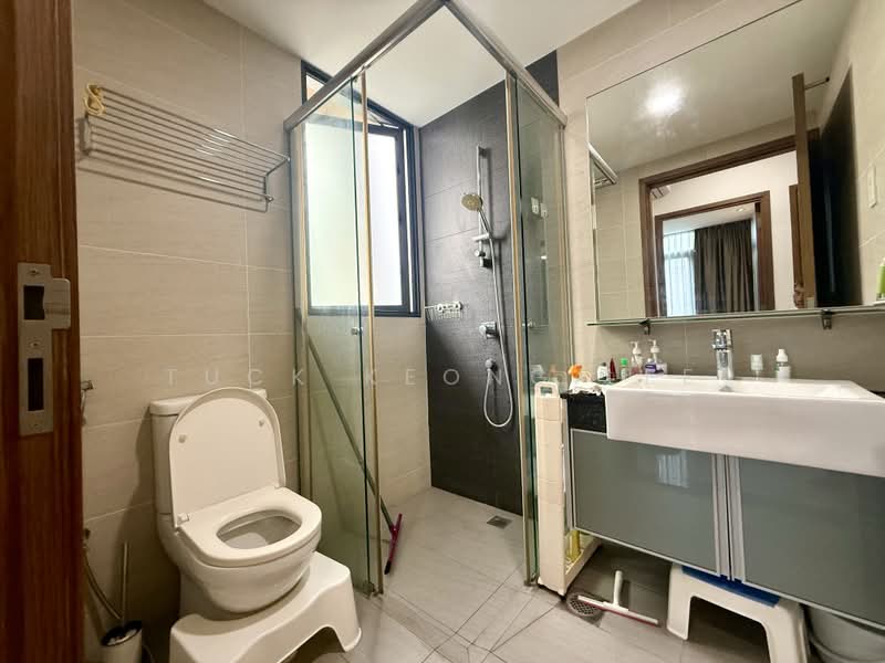 Sandy Eight, 8 Sandy Ln, 2 Bedrooms, 689 sqft, Apartment For Rent, by Tuck Keong Lee, 500164552 - Bathroom - PropertyGuru.com.sg