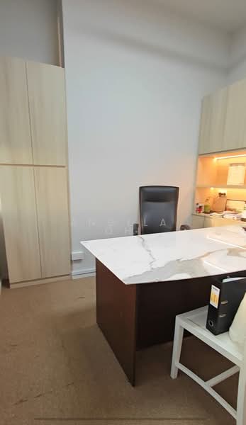 Wcega Plaza, 1 Bukit Batok Crescent, 958 sqft, Light Industrial (B1) For Sale, by Angela Oh, 500164566 - Study - CommercialGuru.com.sg