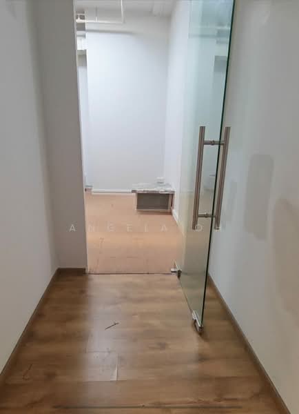 Wcega Plaza, 1 Bukit Batok Crescent, 958 sqft, Light Industrial (B1) For Sale, by Angela Oh, 500164566 - Interior - CommercialGuru.com.sg