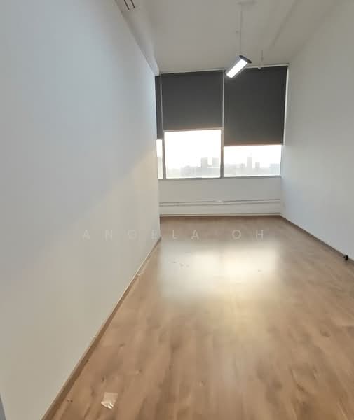 Wcega Plaza, 1 Bukit Batok Crescent, 958 sqft, Light Industrial (B1) For Sale, by Angela Oh, 500164566 - Interior - CommercialGuru.com.sg