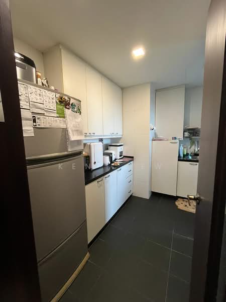 Harbour View Towers, 21 Telok Blangah Drive, 2 Bedrooms, 797 sqft, Condominium For Sale, by Ken Chew, 500164569 - Kitchen - PropertyGuru.com.sg