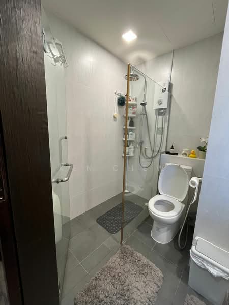 Harbour View Towers, 21 Telok Blangah Drive, 2 Bedrooms, 797 sqft, Condominium For Sale, by Ken Chew, 500164569 - Bathroom - PropertyGuru.com.sg