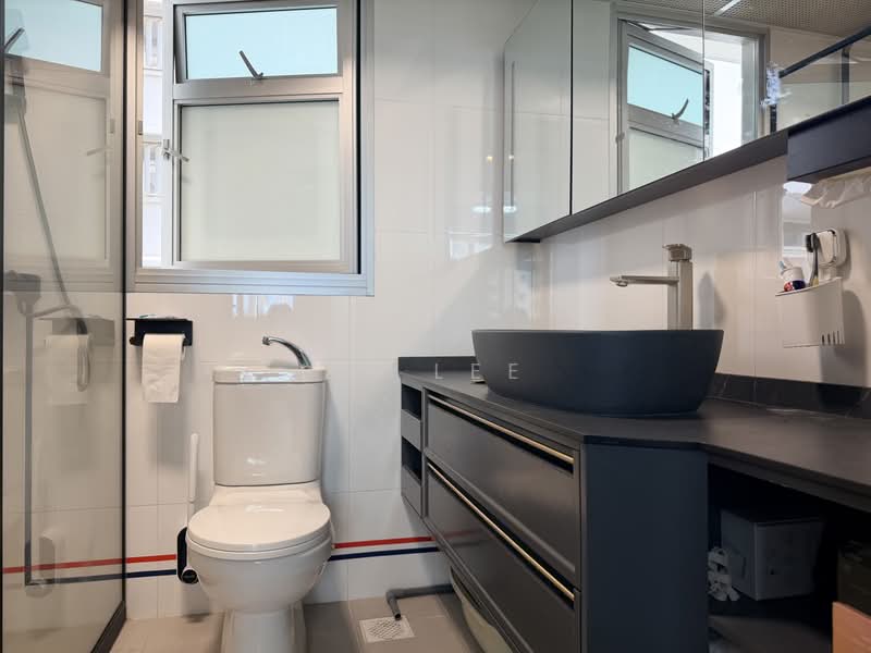422B Northshore Drive, 422B Northshore Drive, 3 Bedrooms, 1,001 sqft, HDB Flat For Sale, by ZT Lee, 500164575 - Bathroom - PropertyGuru.com.sg