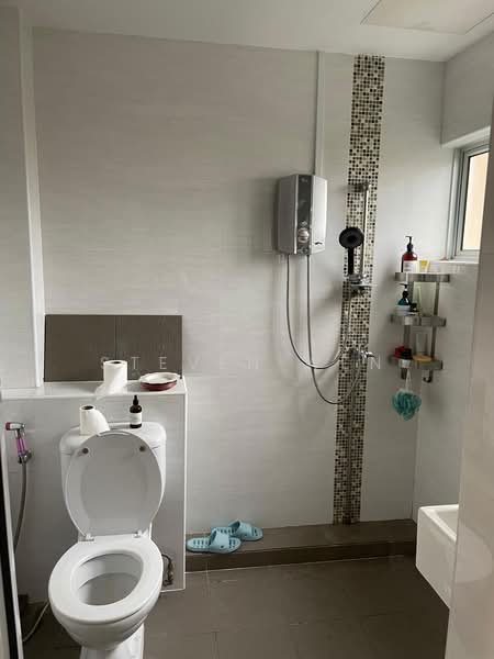 East Grove, 424A East Coast Road, Room Rental, 200 sqft, Apartment For Rent, by Steven Wen, 500164577 - Bathroom - PropertyGuru.com.sg