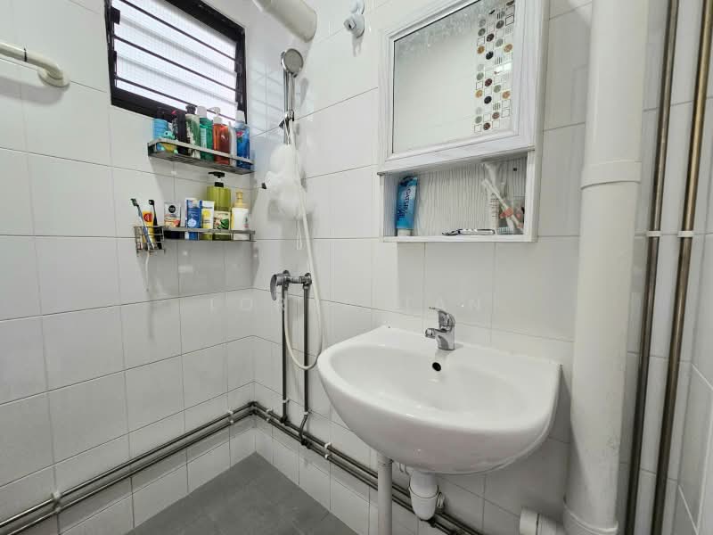 545 Bedok North Street 3, 545 Bedok North Street 3, 4 Bedrooms, 1,464 sqft, HDB Flat For Sale, by Lorna Tan, 500164579 - Bathroom - PropertyGuru.com.sg