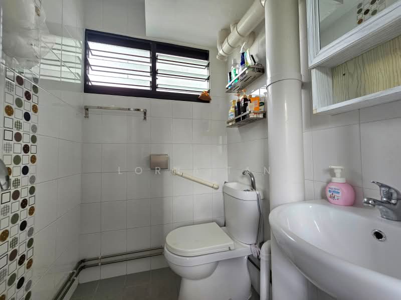 545 Bedok North Street 3, 545 Bedok North Street 3, 4 Bedrooms, 1,464 sqft, HDB Flat For Sale, by Lorna Tan, 500164579 - Bathroom - PropertyGuru.com.sg