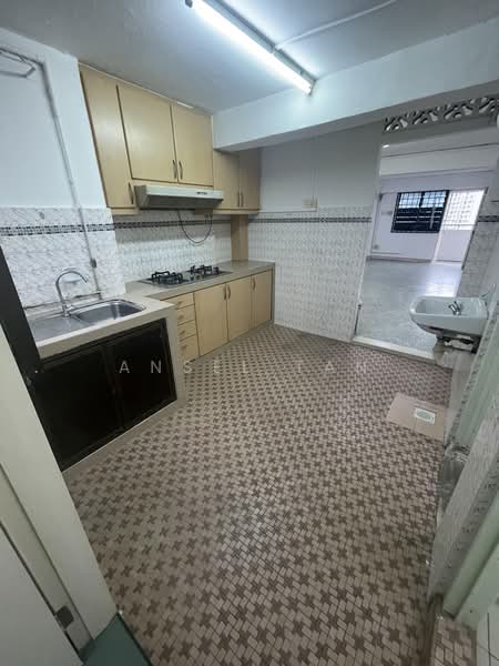 36 Chai Chee Avenue, 36 Chai Chee Avenue, 2 Bedrooms, 700 sqft, HDB Flat For Sale, by Ansel Tan, 500164581 - Kitchen - PropertyGuru.com.sg