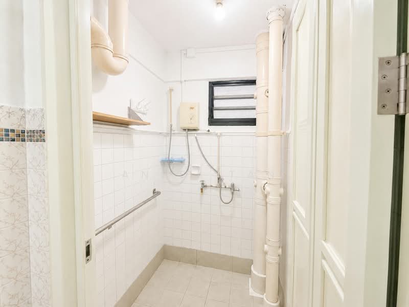 36 Chai Chee Avenue, 36 Chai Chee Avenue, 2 Bedrooms, 700 sqft, HDB Flat For Sale, by Ansel Tan, 500164581 - Bathroom - PropertyGuru.com.sg