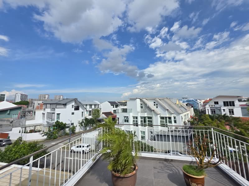 Tavistock MRT 3mins walk! Built year 2010! 2.5 Storey Semi-D Move in!, Tavistock Avenue, 5 Bedrooms, 3,500 sqft, Semi-Detached House For Sale, by Joel Choy, 500164582 - Exterior - PropertyGuru.com.sg