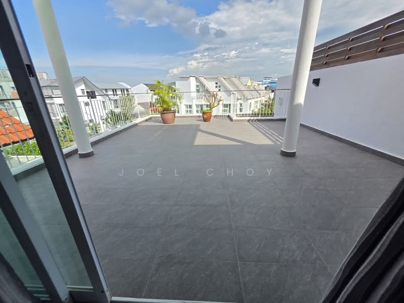 Tavistock MRT 3mins walk! Built year 2010! 2.5 Storey Semi-D Move in!, Tavistock Avenue, 5 Bedrooms, 3,500 sqft, Semi-Detached House For Sale, by Joel Choy, 500164582 - Balcony - PropertyGuru.com.sg