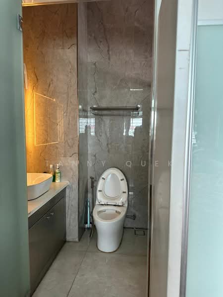 134 Edgedale Plains, 134 Edgedale Plains, 3 Bedrooms, 92 sqft, HDB Flat For Rent, by Tanny Quek, 500164584 - Bathroom - PropertyGuru.com.sg