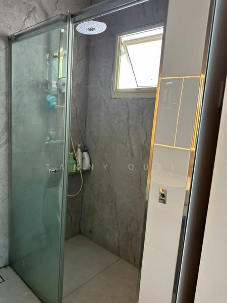 134 Edgedale Plains, 134 Edgedale Plains, 3 Bedrooms, 92 sqft, HDB Flat For Rent, by Tanny Quek, 500164584 - Bathroom - PropertyGuru.com.sg