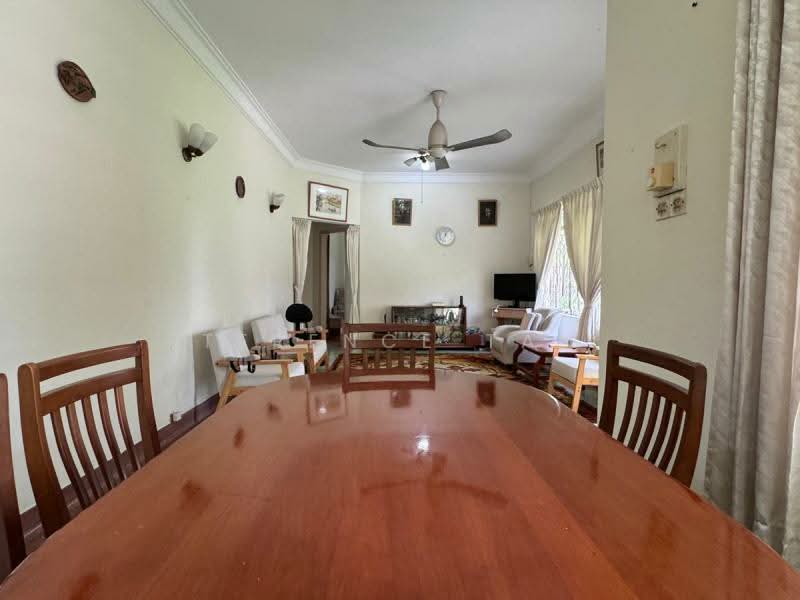ONLY $1,5XX PSF ! BEAUTIFUL, REGULAR PLOT! MINS TO MRT !, Chestnut / Cashew, 3 Bedrooms, 1,600 sqft, Bungalow House For Sale, by Terence Tan, 500164592 - PropertyGuru.com.sg