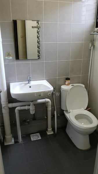210 New Upper Changi Road, 210 New Upper Changi Road, 2 Bedrooms, 1,109 sqft, HDB Flat For Sale, by Cindy Leow, 500164594 - Bathroom - PropertyGuru.com.sg