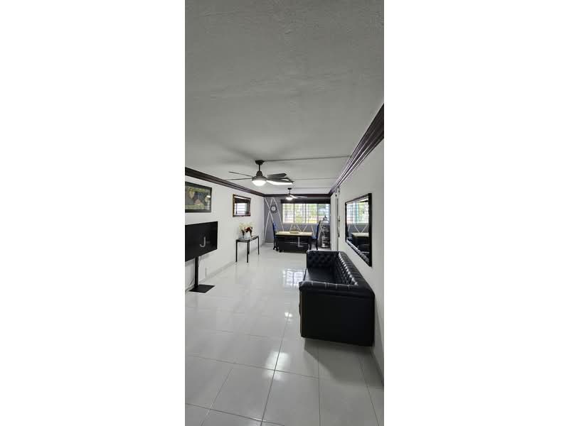 154 Woodlands Street 13, 154 Woodlands Street 13, 3 Bedrooms, 1,001 sqft, HDB Flat For Sale, by Jen Lee, 500164595 - Living Room - PropertyGuru.com.sg