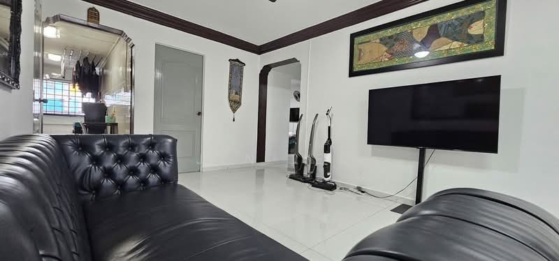 154 Woodlands Street 13, 154 Woodlands Street 13, 3 Bedrooms, 1,001 sqft, HDB Flat For Sale, by Jen Lee, 500164595 - Living Room - PropertyGuru.com.sg