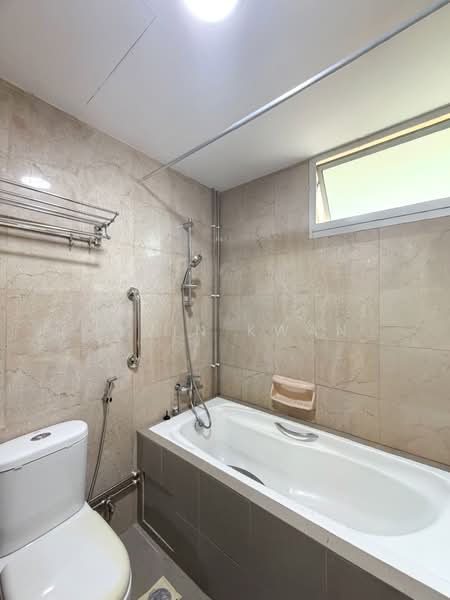 Parkshore, 201 Tanjong Rhu Road, 2 Bedrooms, 990 sqft, Condominium For Sale, by Alvin Kwan, 500164601 - Bathroom - PropertyGuru.com.sg