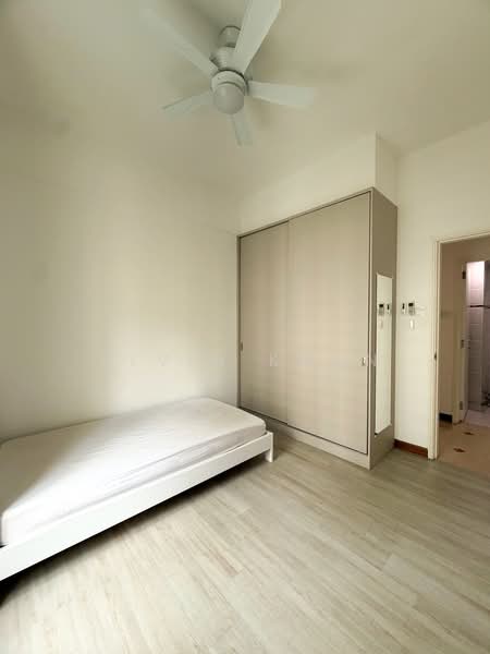 Parkshore, 201 Tanjong Rhu Road, 2 Bedrooms, 990 sqft, Condominium For Sale, by Alvin Kwan, 500164601 - Bedroom - PropertyGuru.com.sg