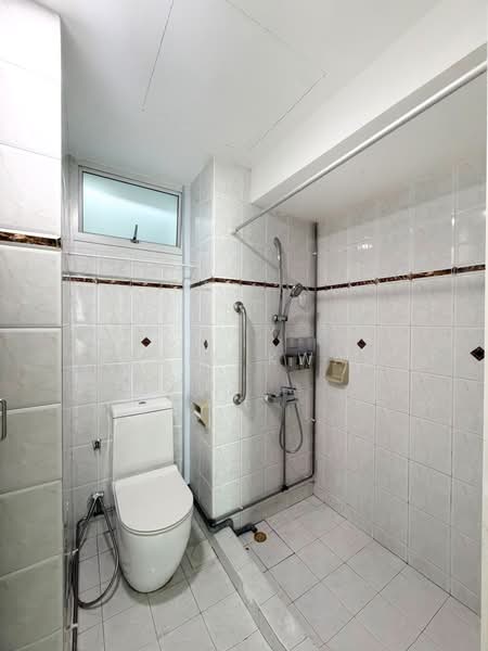 Parkshore, 201 Tanjong Rhu Road, 2 Bedrooms, 990 sqft, Condominium For Sale, by Alvin Kwan, 500164601 - Bathroom - PropertyGuru.com.sg