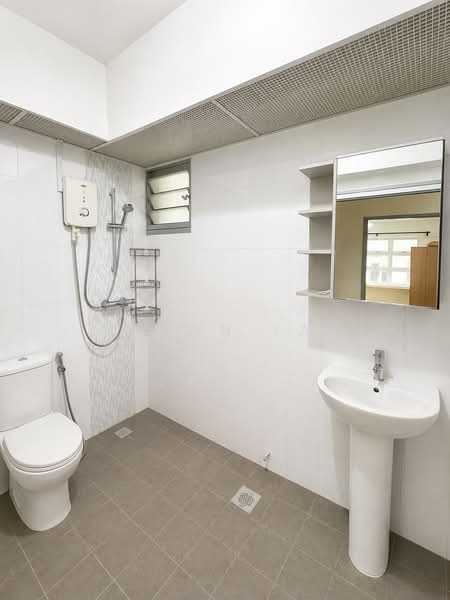 694C Woodlands Drive 62, 694C Woodlands Drive 62, 3 Bedrooms, 1,216 sqft, HDB Flat For Sale, by Shawn Yap, 500164604 - Bathroom - PropertyGuru.com.sg