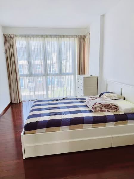 Wak Hassan Drive! Semi- detached, Wak Hassan Drive, 5 Bedrooms, 4,300 sqft, Semi-Detached House For Sale, by Xu Weiru, 500164610 - Bedroom - PropertyGuru.com.sg