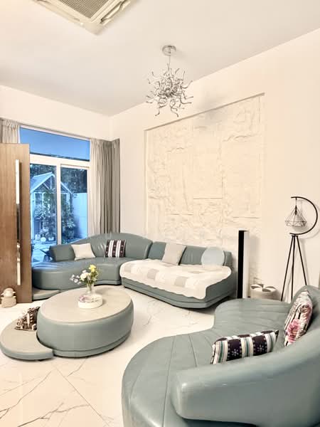 Wak Hassan Drive! Semi- detached, Wak Hassan Drive, 5 Bedrooms, 4,300 sqft, Semi-Detached House For Sale, by Xu Weiru, 500164610 - Living Room - PropertyGuru.com.sg