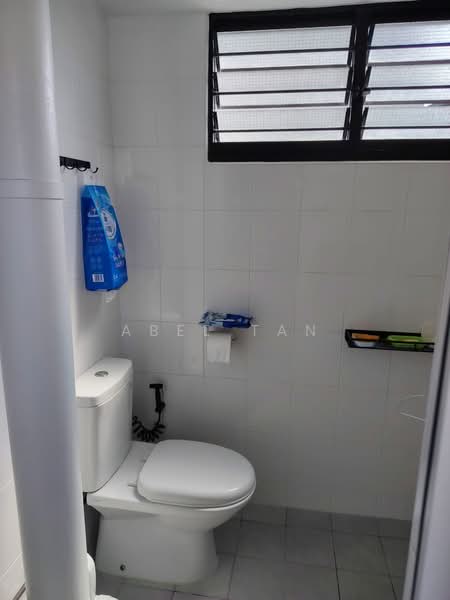 511 Jurong West Street 52, 511 Jurong West Street 52, Room Rental, 100 sqft, HDB Flat For Rent, by Abel Tan, 500164611 - Bathroom - PropertyGuru.com.sg