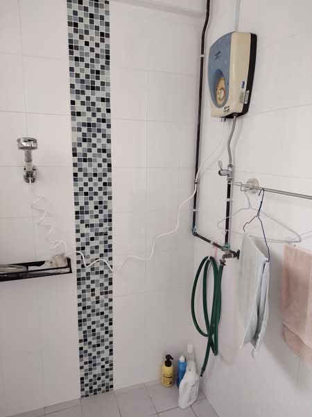 511 Jurong West Street 52, 511 Jurong West Street 52, Room Rental, 100 sqft, HDB Flat For Rent, by Abel Tan, 500164611 - Bathroom - PropertyGuru.com.sg