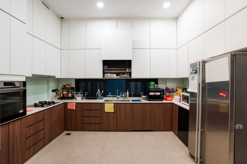 3.5 Storey Bungalow, Move in Condition, Almost Brand New, Walk to MRT, No West Sun, 8 Bedrooms, 8,000 sqft, Bungalow House For Sale, by Stephanie Tok, 500164612 - PropertyGuru.com.sg