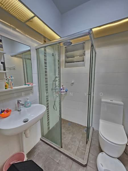 615C Edgefield Plains, , 3 Bedrooms, 990 sqft, HDB Flat For Sale, by Brendan Yeo, 500164615 - Bathroom - PropertyGuru.com.sg