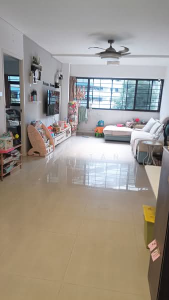 506A Wellington Circle, 506A Wellington Circle, 4 Bedrooms, 1,400 sqft, HDB Flat For Sale, by Tristan Liu, 500164617 - Living Room - PropertyGuru.com.sg