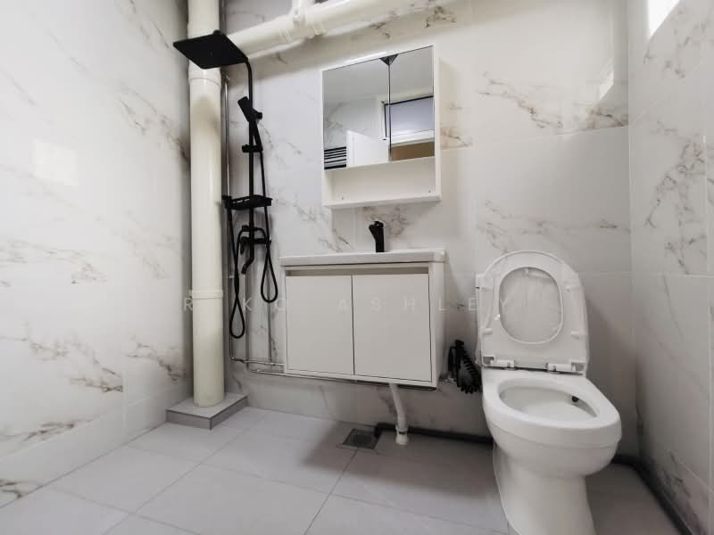 531 Serangoon North Avenue 4, 531 Serangoon North Avenue 4, Room Rental, 220 sqft, HDB Flat For Rent, by Riko Ashley, 500164625 - Bathroom - PropertyGuru.com.sg