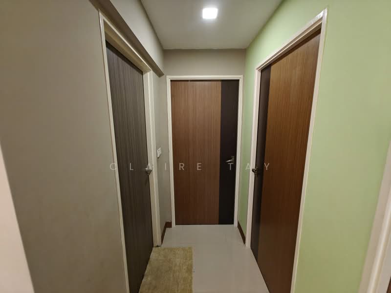 113A McNair Towers, 113A Mcnair Road, 3 Bedrooms, 1,001 sqft, HDB Flat For Sale, by Claire Tay, 500164628 - Corridor - PropertyGuru.com.sg