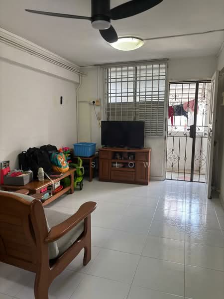 165 Stirling Road, 165 Stirling Road, 2 Bedrooms, 600 sqft, HDB Flat For Rent, by Lis Low, 500164637 - Living Room - PropertyGuru.com.sg