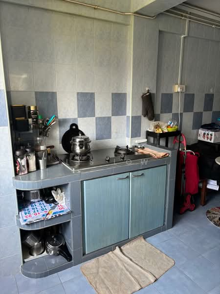 165 Stirling Road, 165 Stirling Road, 2 Bedrooms, 600 sqft, HDB Flat For Rent, by Lis Low, 500164637 - Kitchen - PropertyGuru.com.sg