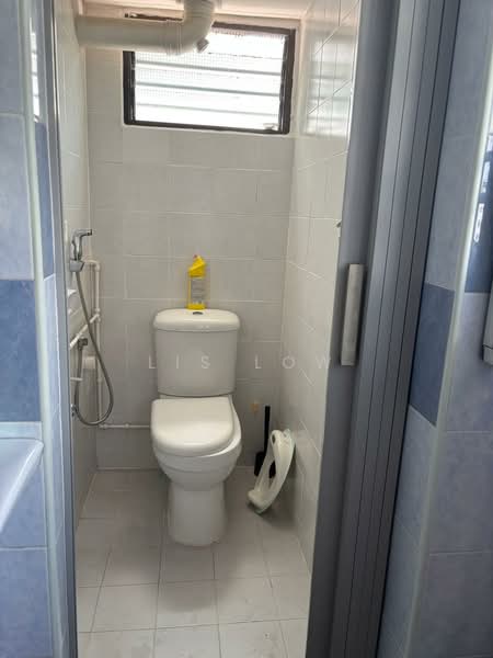 165 Stirling Road, 165 Stirling Road, 2 Bedrooms, 600 sqft, HDB Flat For Rent, by Lis Low, 500164637 - Bathroom - PropertyGuru.com.sg