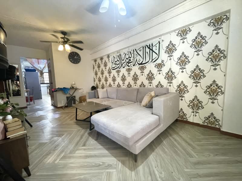 783 Yishun Ring Road, 783 Yishun Ring Road, 2 Bedrooms, 796 sqft, HDB Flat For Sale, by Kelvin Chiang, 500164639 - Living Room - PropertyGuru.com.sg